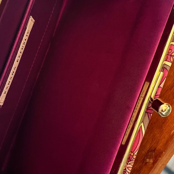 NEW Fuchsia paisley Banana Republic silk clutch (perfect condition) - Picture 3 of 7